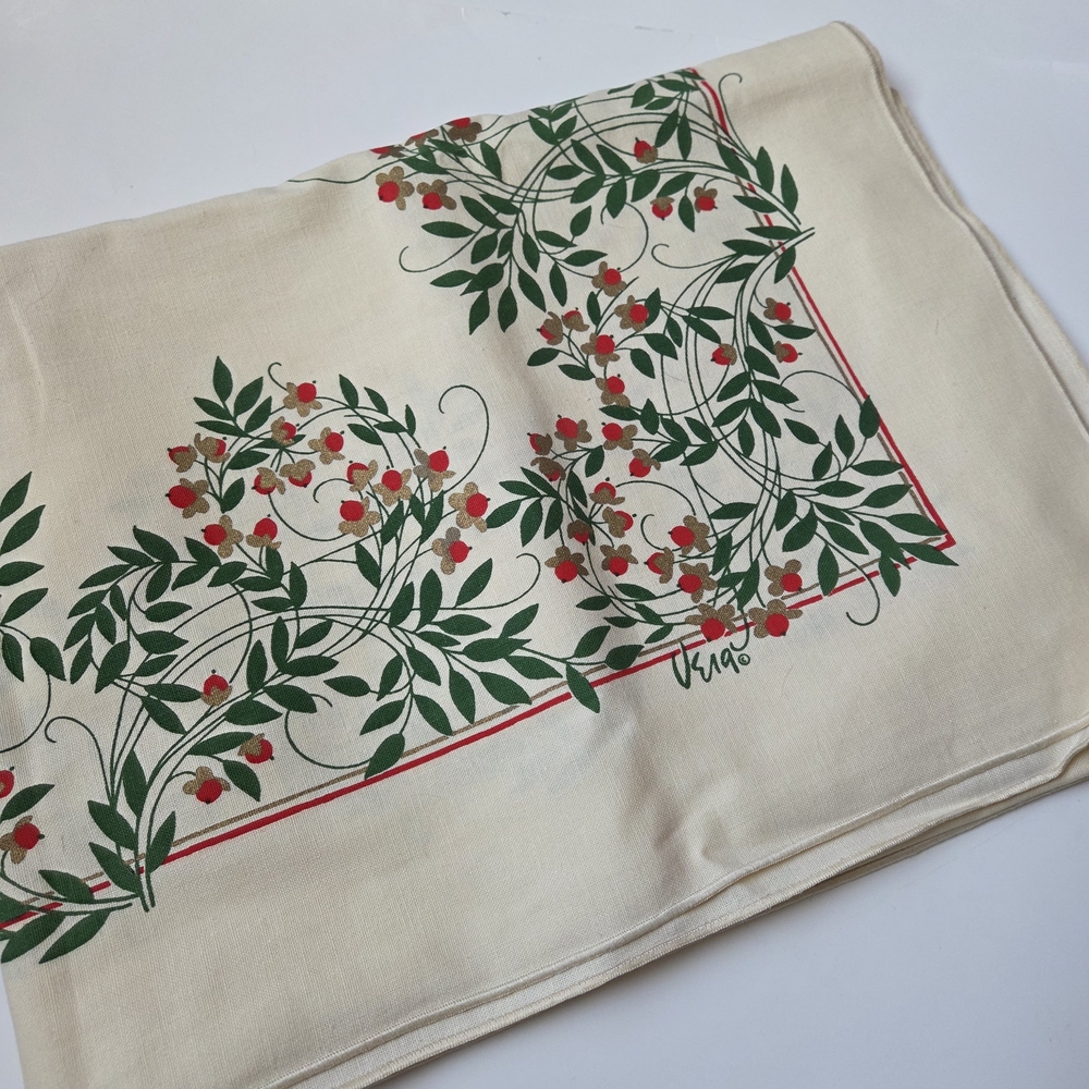 VERA Cream Kitchen Towel with Green and Red Design